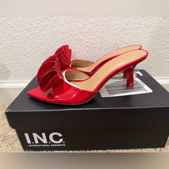 “New”INC BASAARI Red Floral Heels size5 - Picture 2 of 6